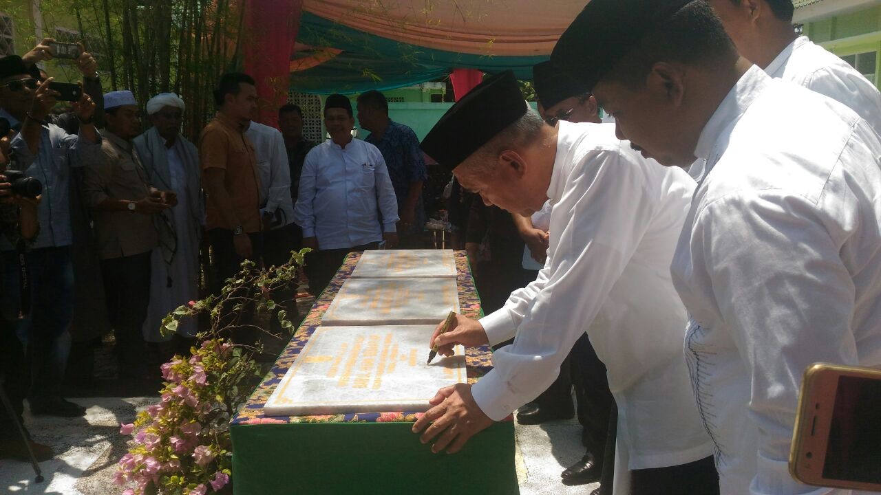 GUBRI RESMIKAN TIGA RUMAH SULUK DI KAB. BENGKALIS